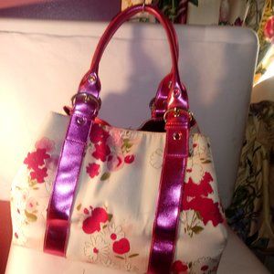 TOTEBAG LARGE PINK AND WHITE FLORAL TOTEBAG WITH SILVER HARDWARE